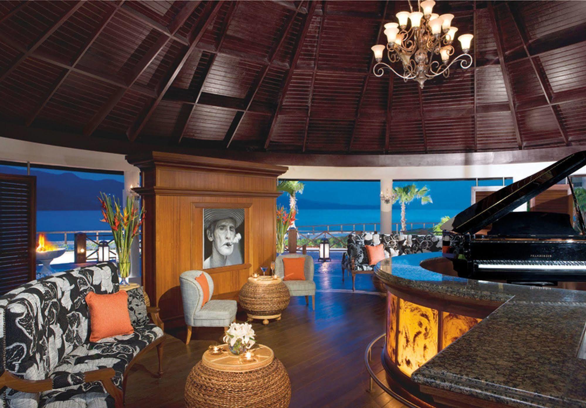 Secrets St. James (Adults Only) Монтего Бей Екстериор снимка